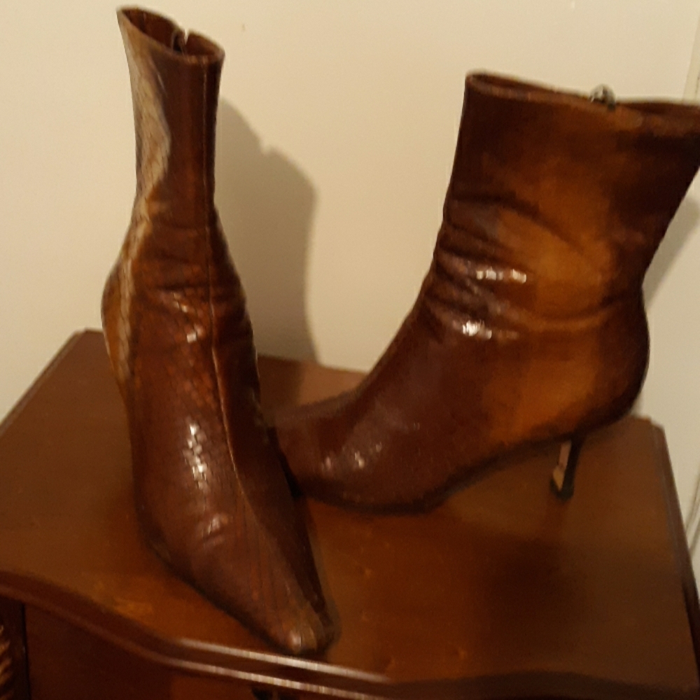Ladies boots